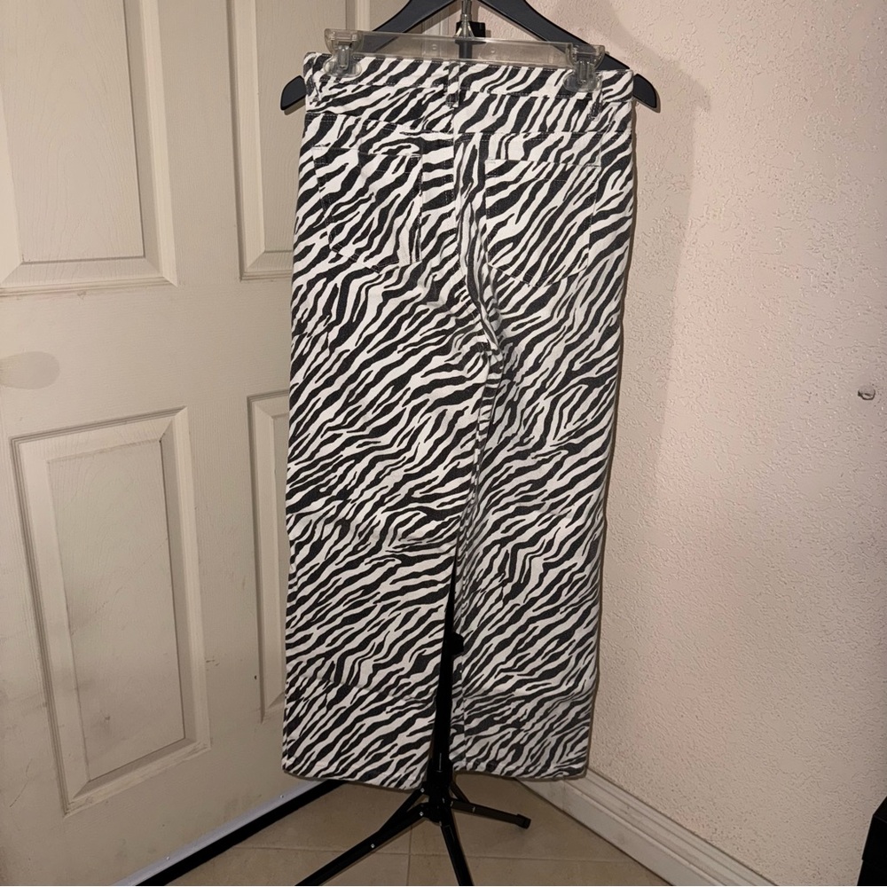 Zebra Print Jeans Size Small - Picture 3 of 8